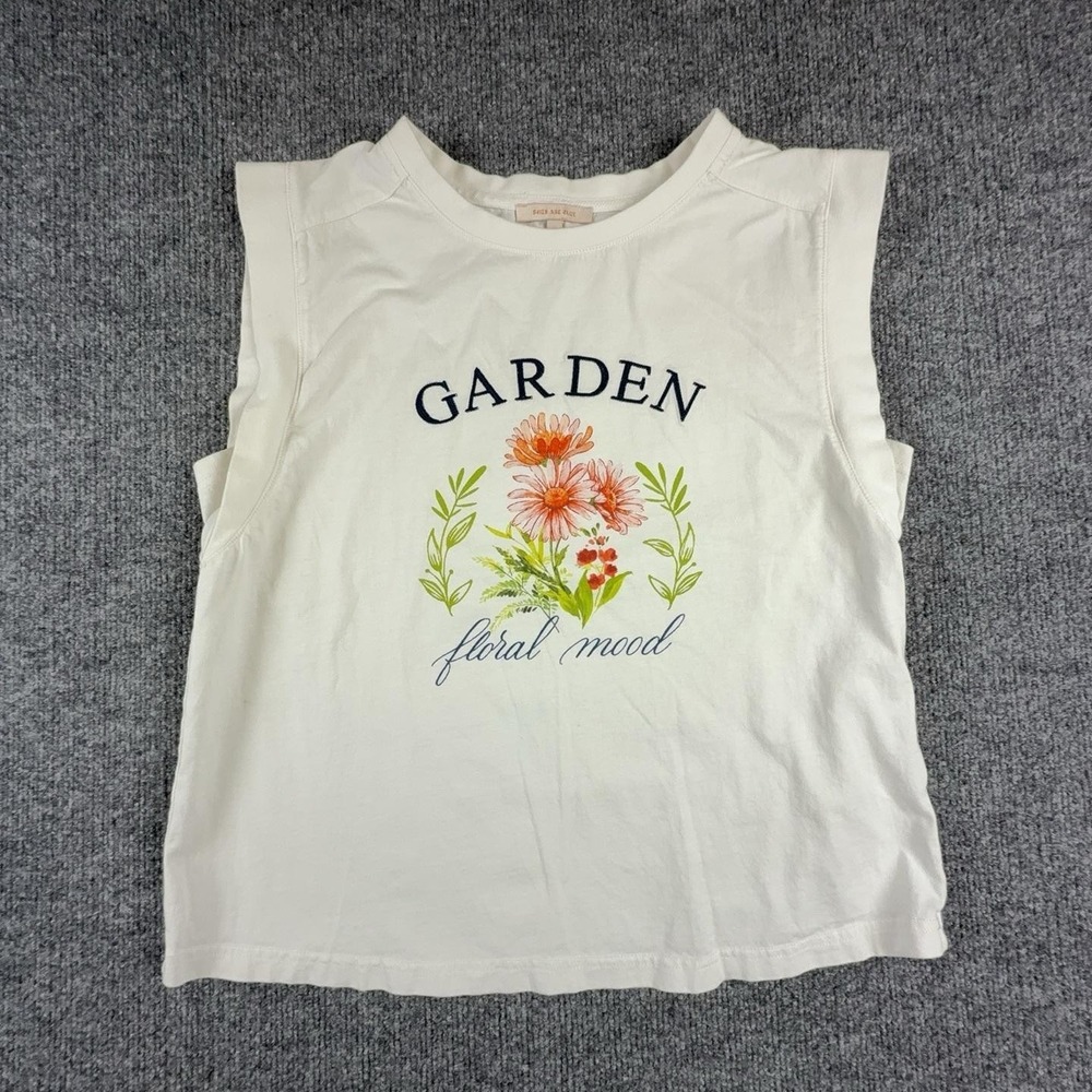 Skies Are Blue Tank Top Womens Medium White Garden Floral Mood Graphic Jersey